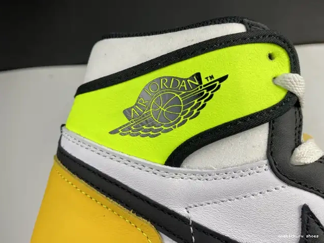 Rep HIGH OG RETRO 1 555088-118 AIR 'VOLT JORDAN GOLD' 0426